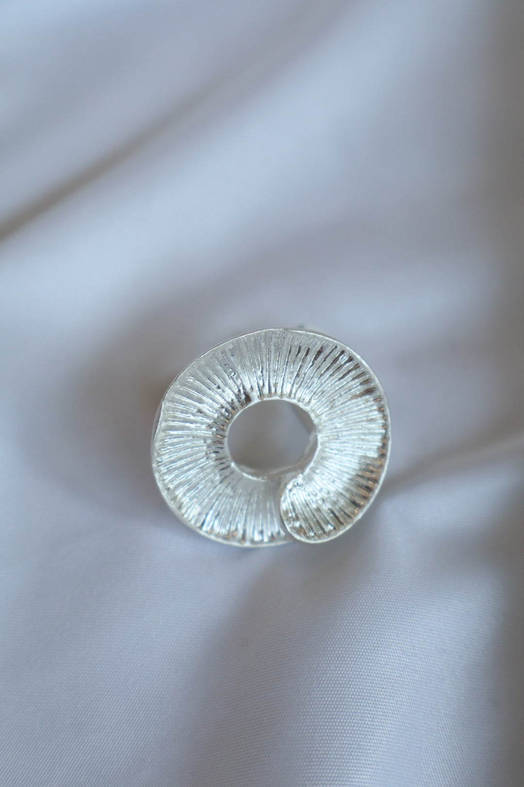 Round Grooved Ring