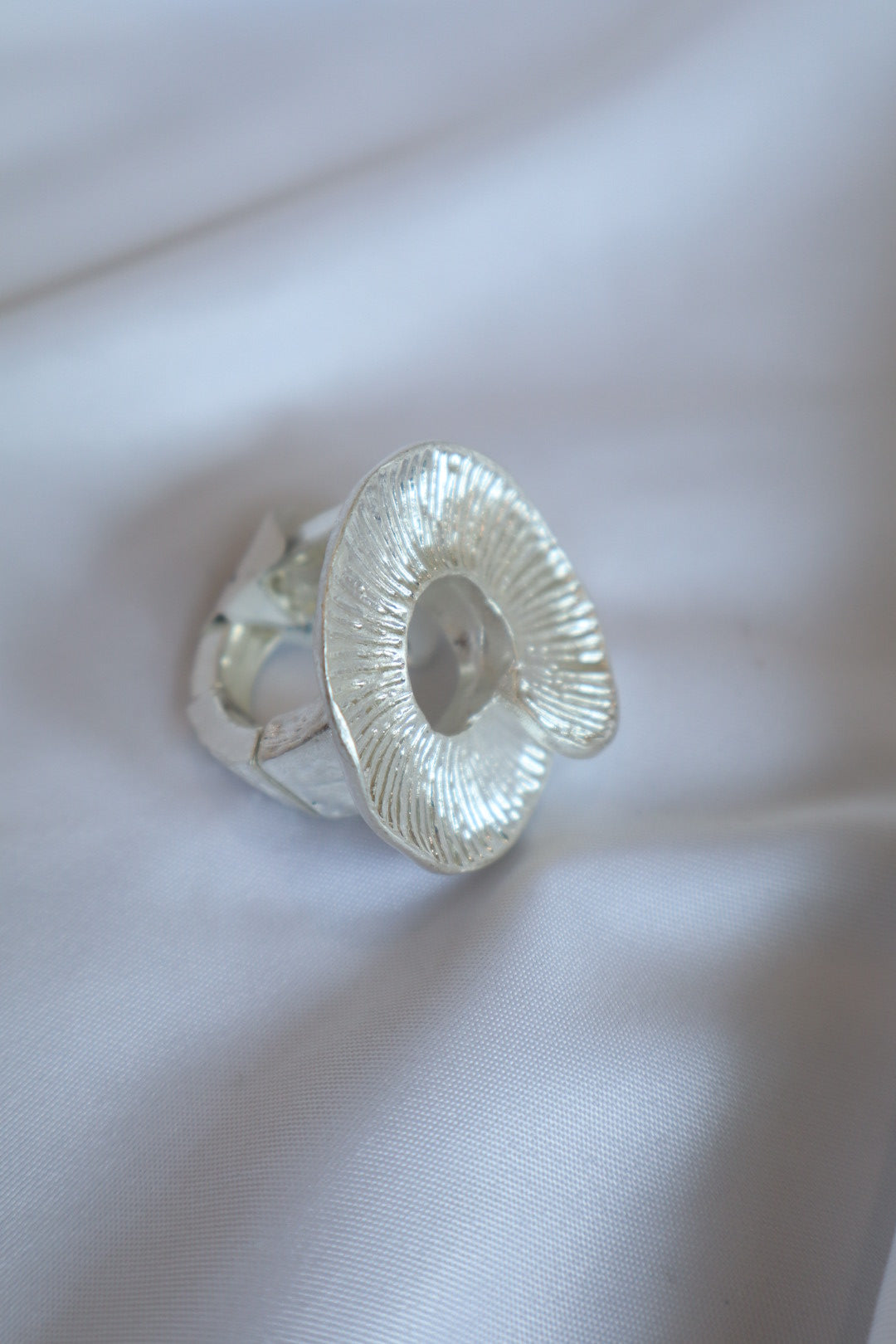 Round Grooved Ring